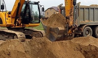 Выкопать яму экскаватором в Сосновом Бору от 940 руб. - ГОСТСТРОЙ
